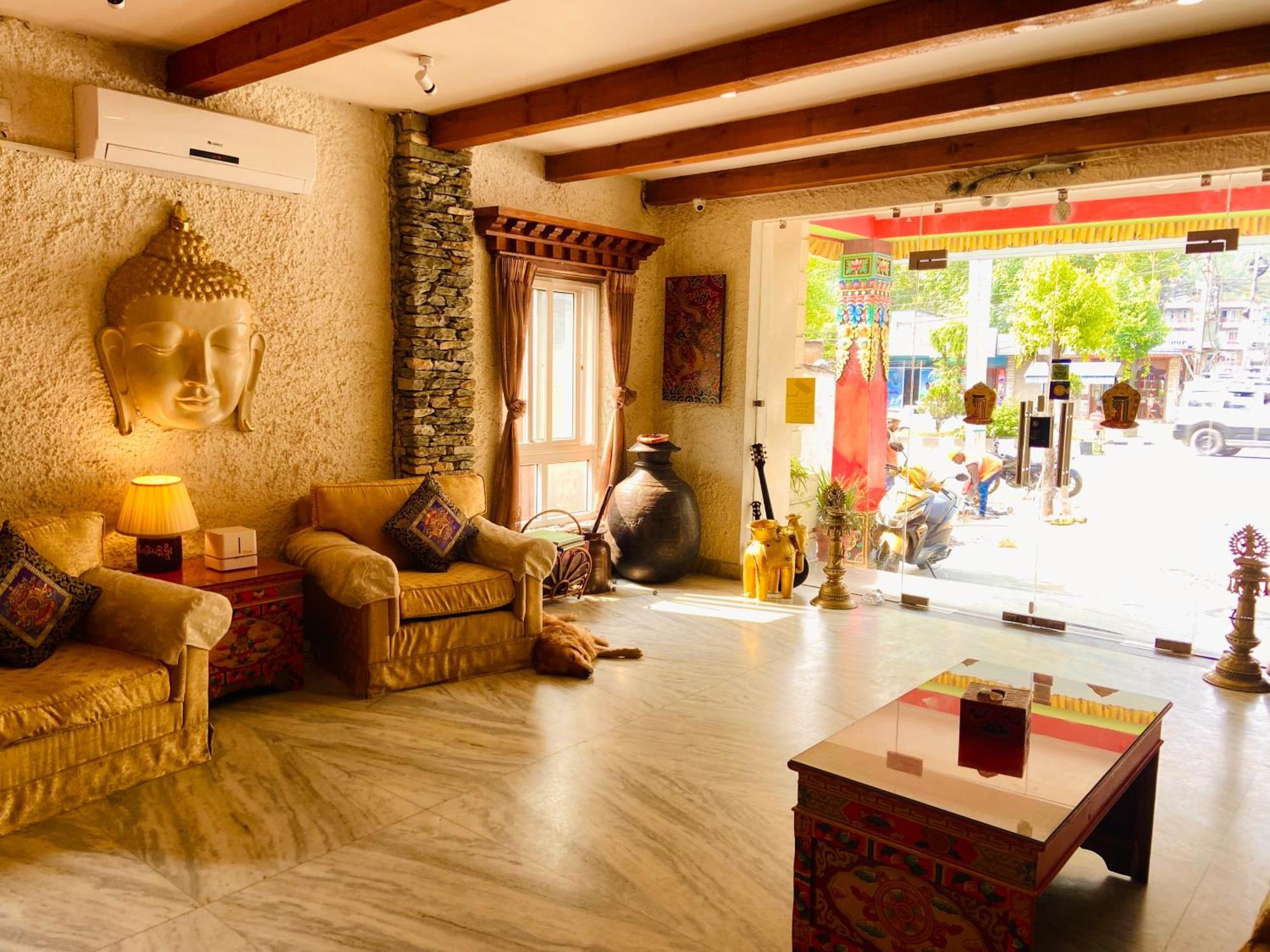 Hotel Three Jewels Boutique 3*