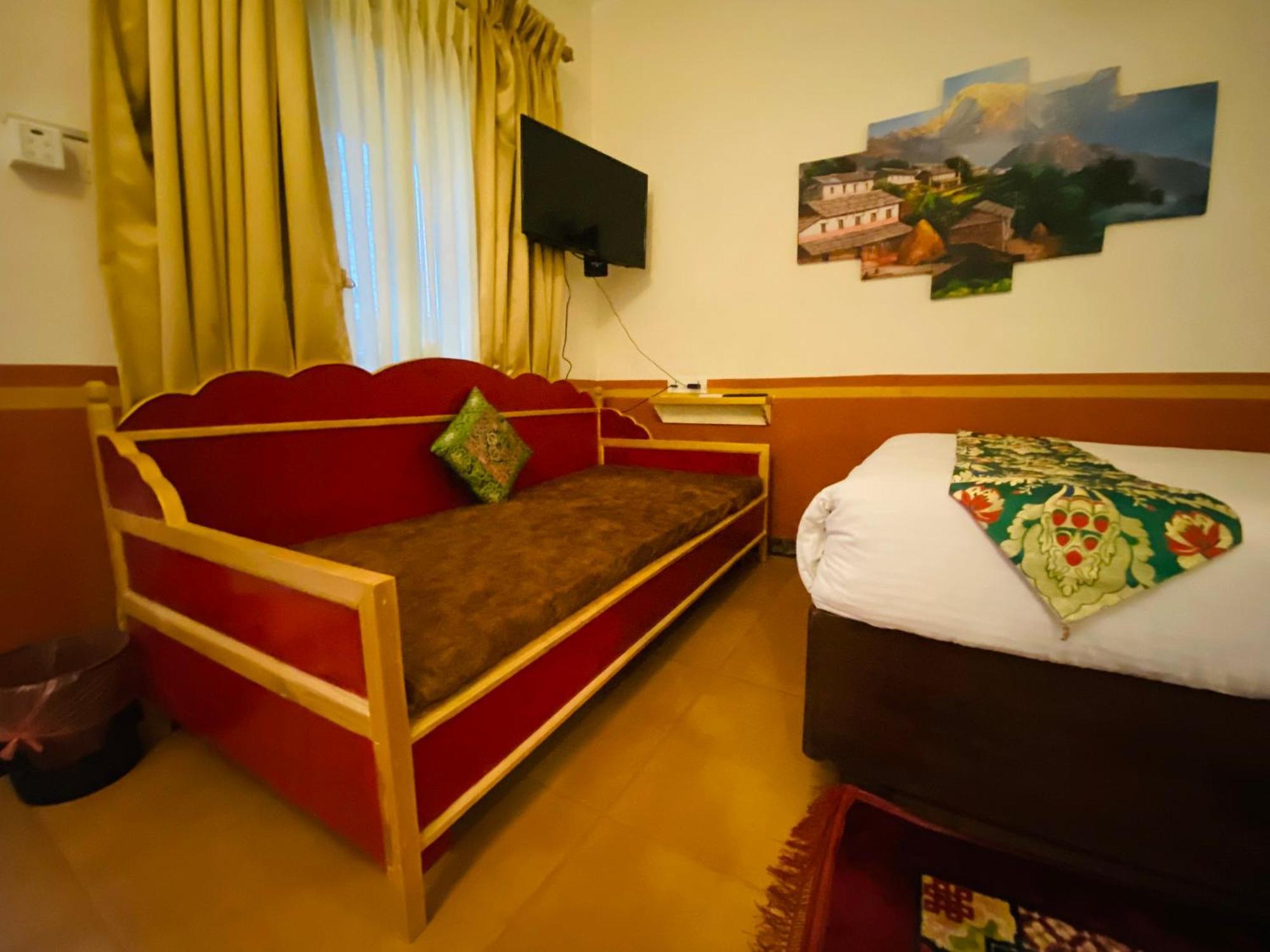 Three Jewels Boutique Hotel